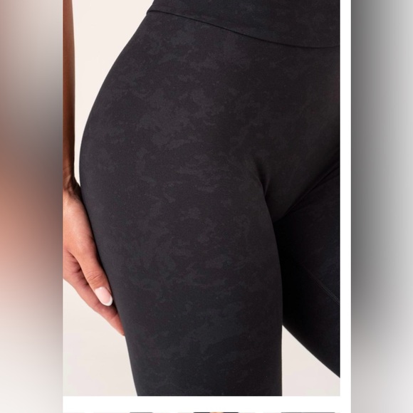 Ryderwear NKD V Scrunch Leggings - Picture 5 of 10